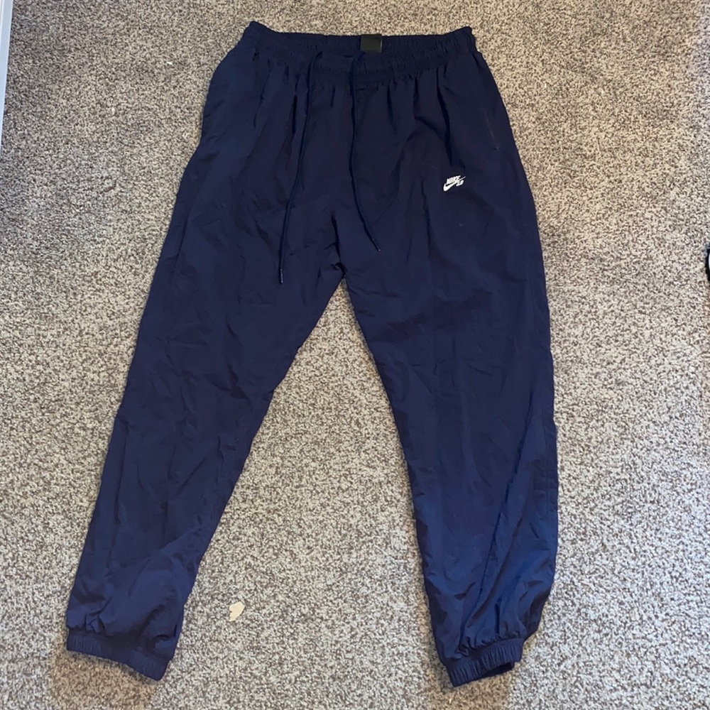 VINTAGE NIKE SB SWISHY SWEATS